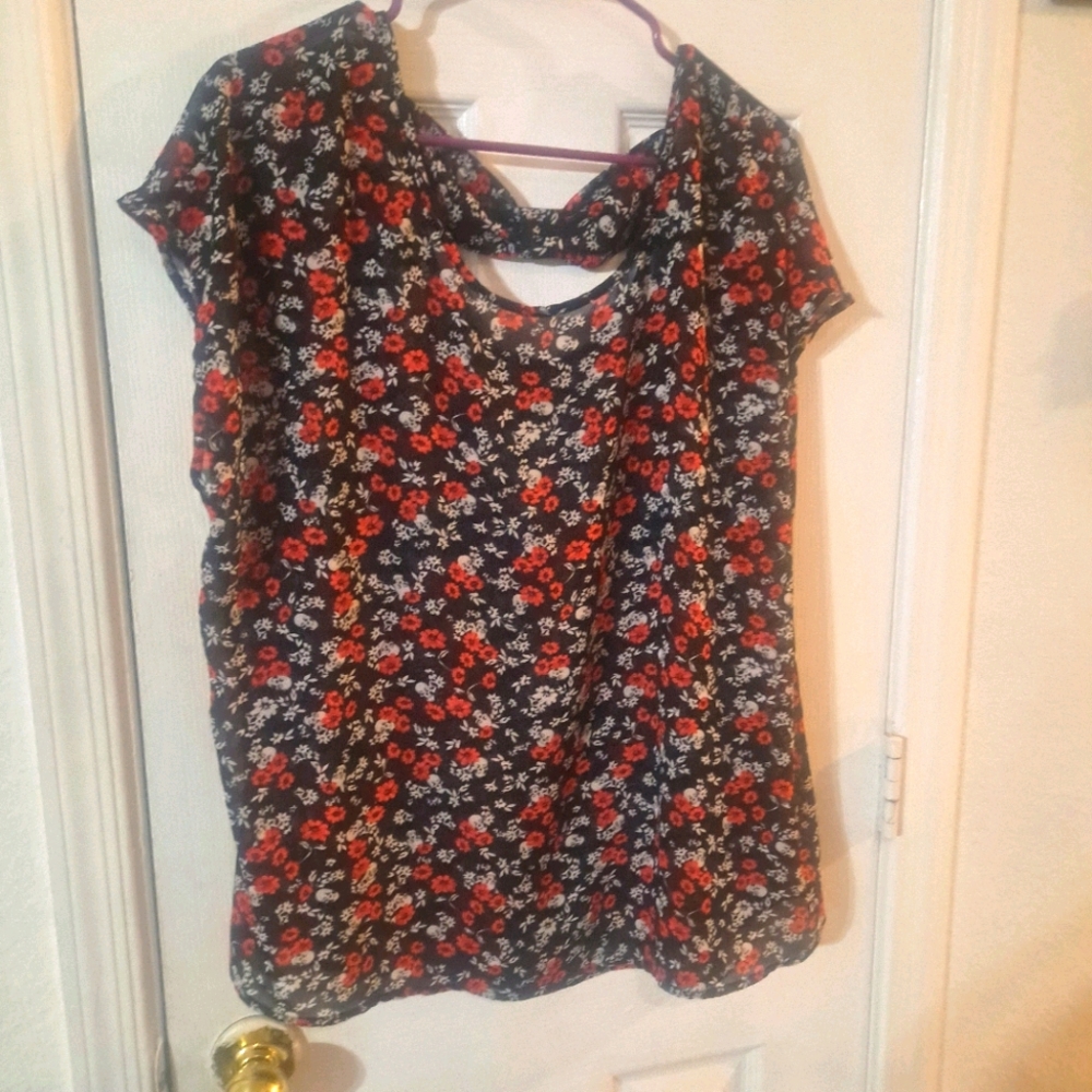 Torrid skulls and flowers blouse